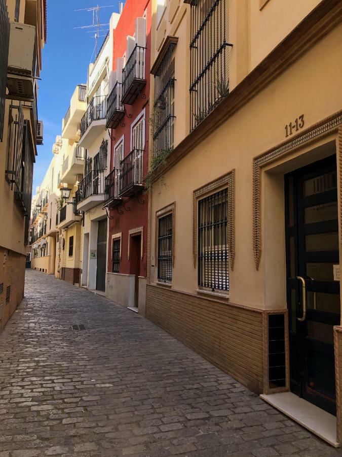 Serva La Bari Shared Apartment إشبيلية المظهر الخارجي الصورة