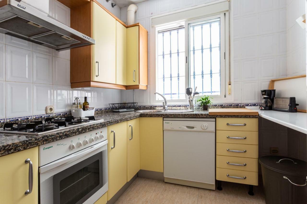 Serva La Bari Shared Apartment إشبيلية المظهر الخارجي الصورة