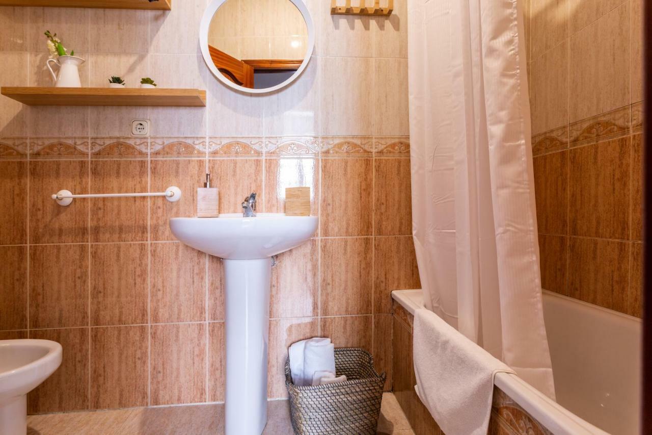 Serva La Bari Shared Apartment إشبيلية المظهر الخارجي الصورة