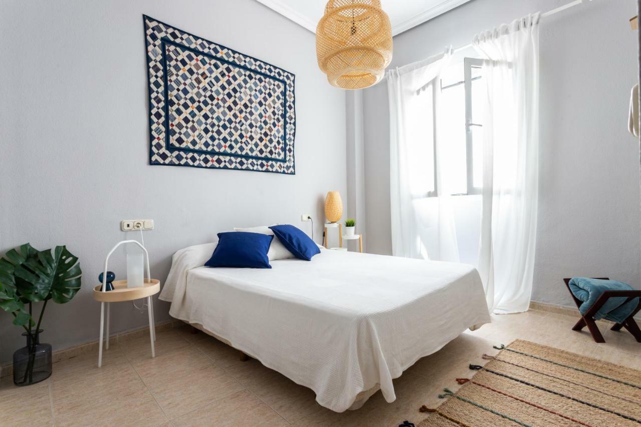 Serva La Bari Shared Apartment إشبيلية المظهر الخارجي الصورة