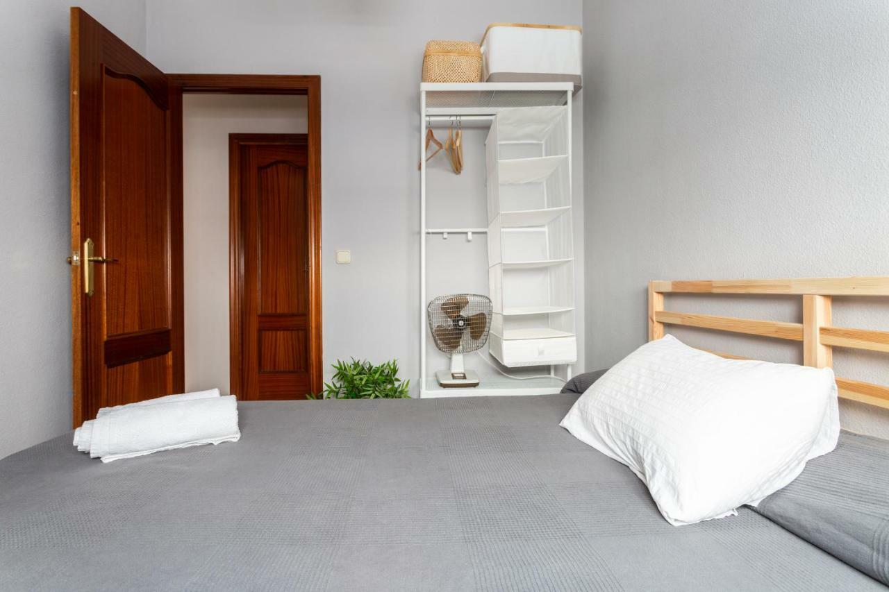 Serva La Bari Shared Apartment إشبيلية المظهر الخارجي الصورة