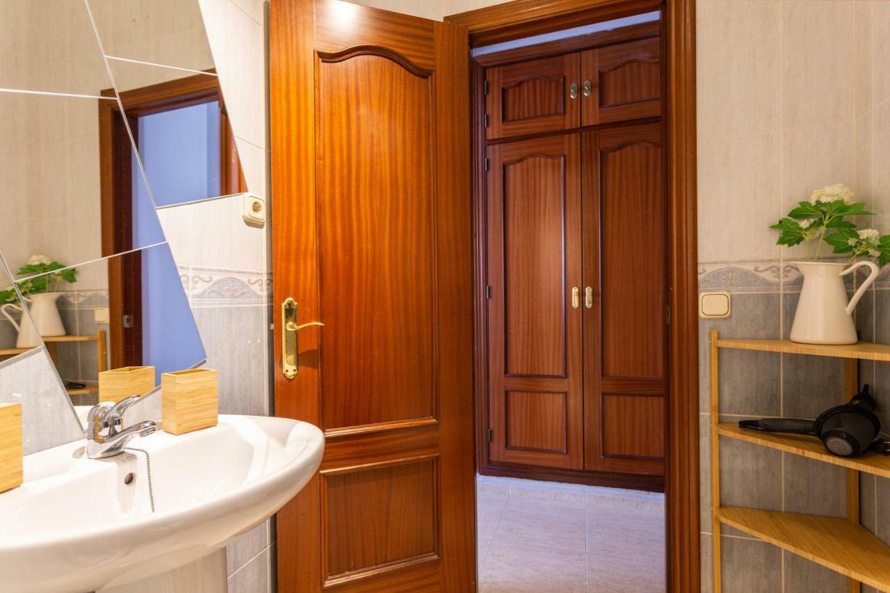 Serva La Bari Shared Apartment إشبيلية المظهر الخارجي الصورة