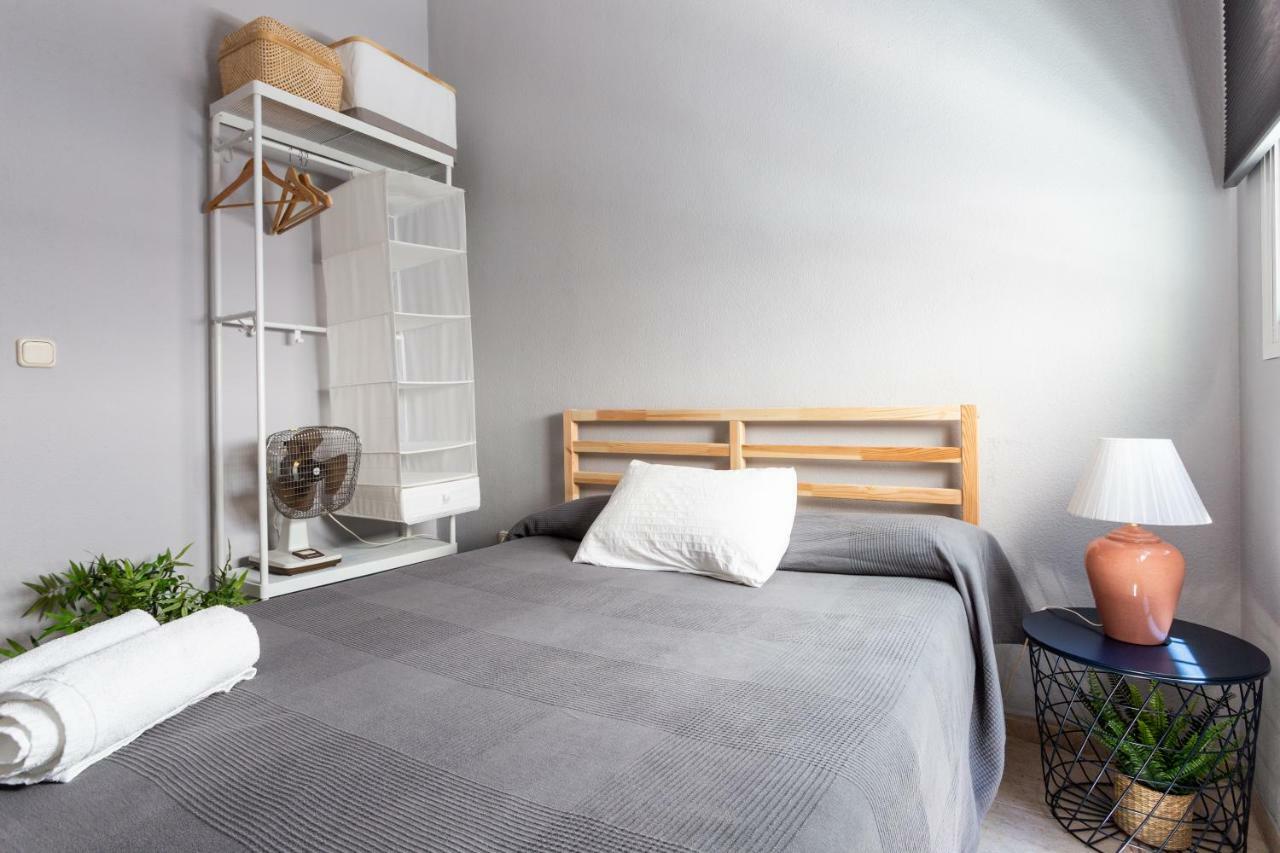 Serva La Bari Shared Apartment إشبيلية المظهر الخارجي الصورة