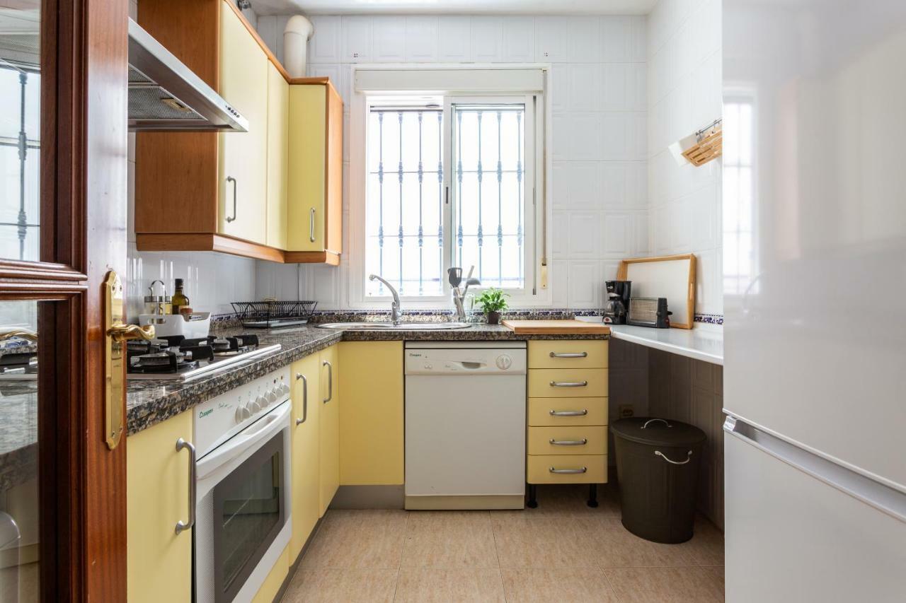 Serva La Bari Shared Apartment إشبيلية المظهر الخارجي الصورة