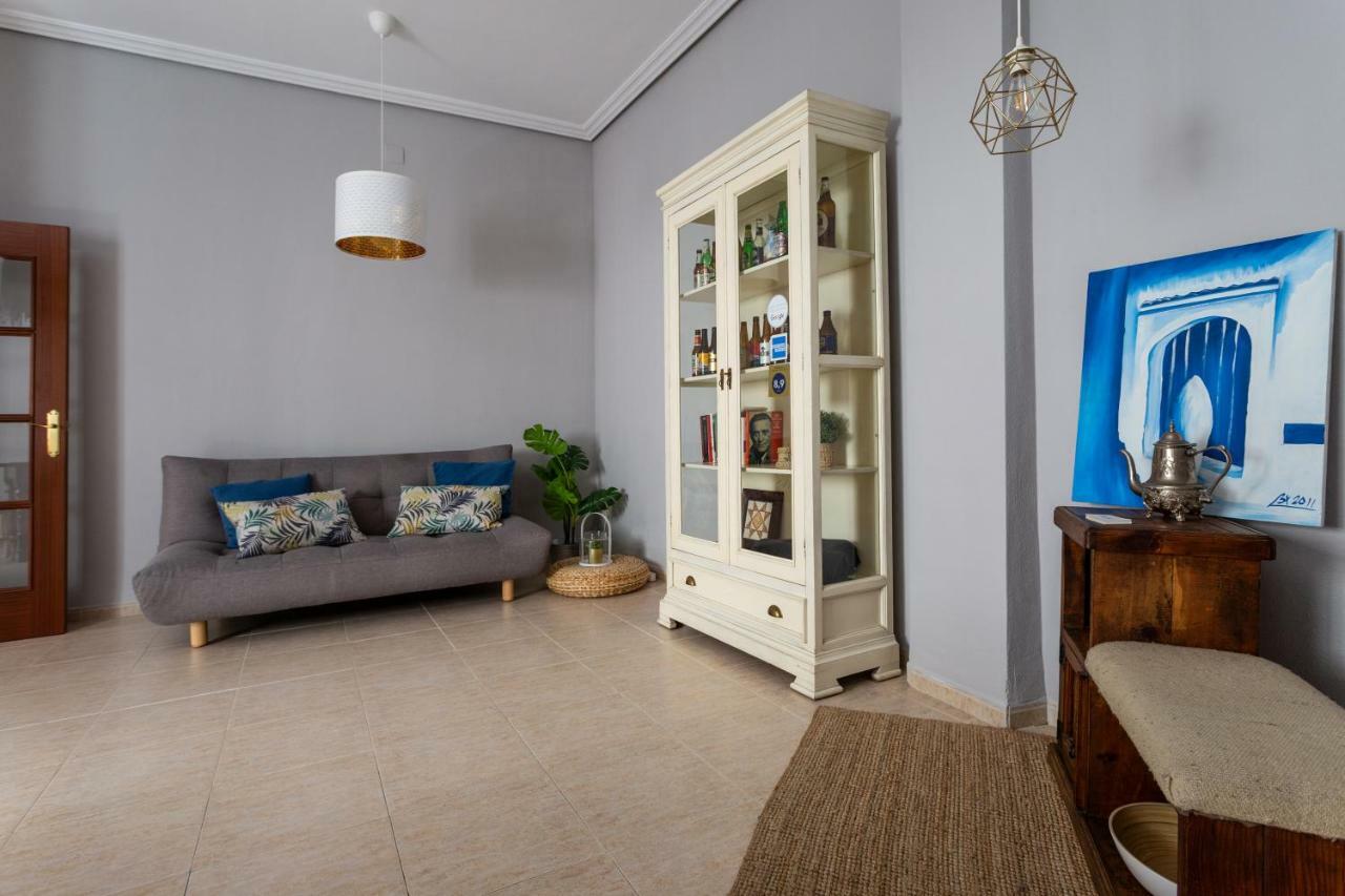 Serva La Bari Shared Apartment إشبيلية المظهر الخارجي الصورة